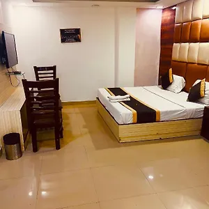 Hotel Cozy Cave Delhi Aiport, New Delhi