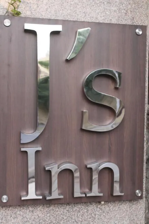 J'S Inn Új-Delhi 2*,  India